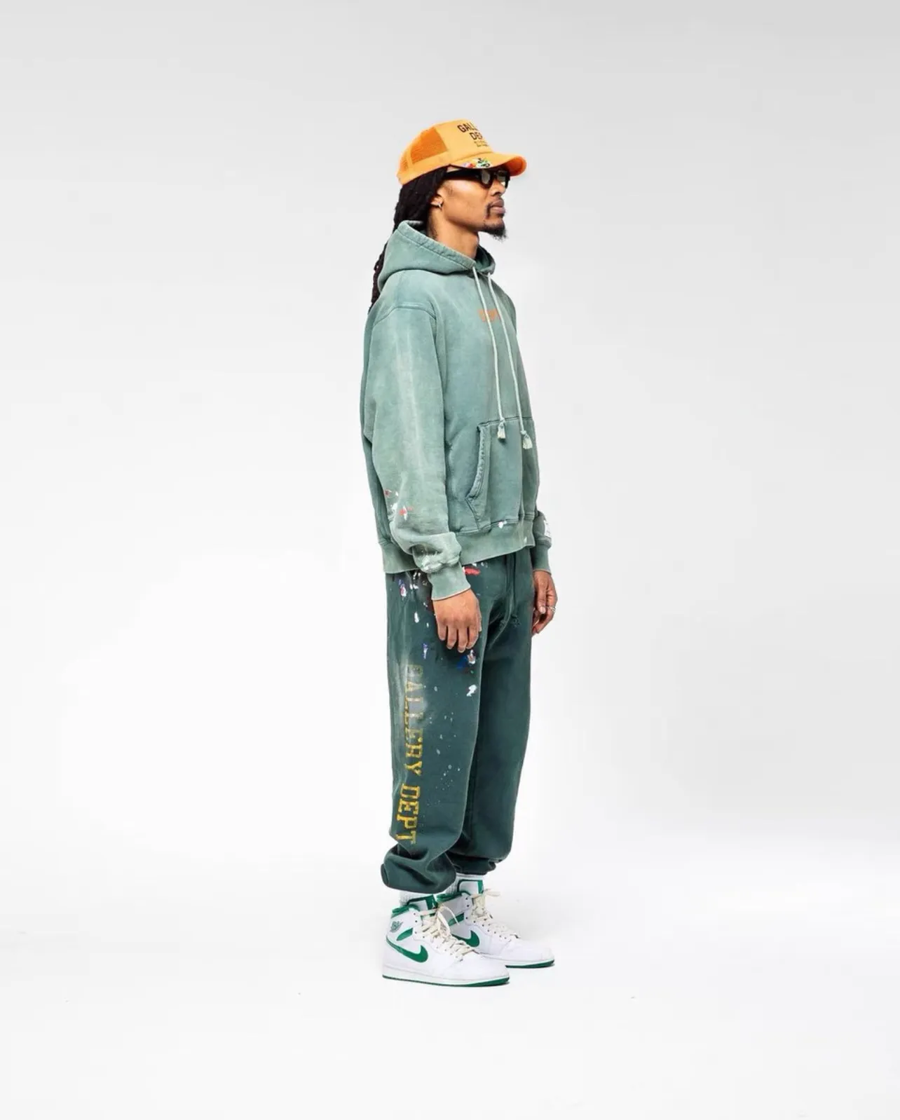 GALLERY DEPT. GD PROPERTY OF SWEATPANTS splashed ink, washed and distressed sweatpants, dark green S-XL, heavy wash and distressed, handmade acrylic splashed ink graffiti, perfect top restoration